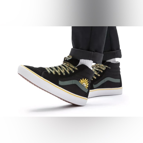 Vans Trip Outdoors ComfyCush Sk8-Hi Top Unisex Sneakers in black color Size 8.5 - Picture 1 of 12